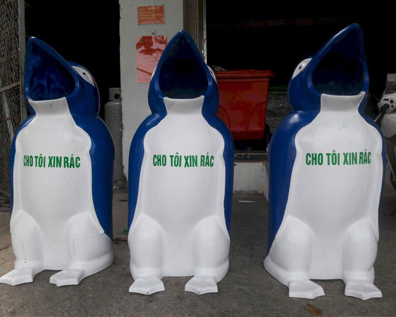 Thùng rác composites hình chim cánh cụt125