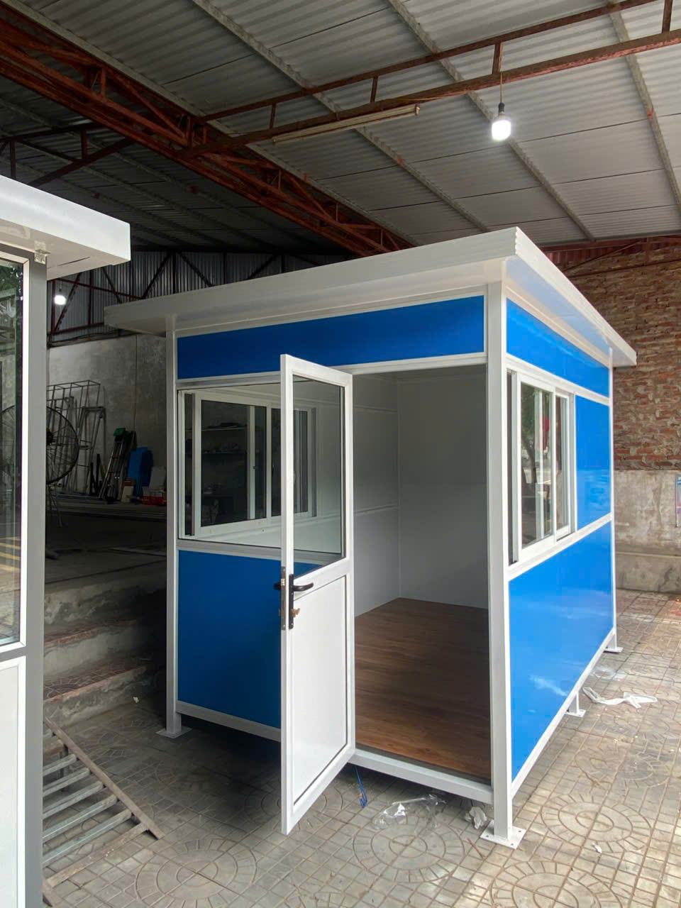 Cabin bảo vệ khung thép vách panel KT 2m*3m*2,45m133
