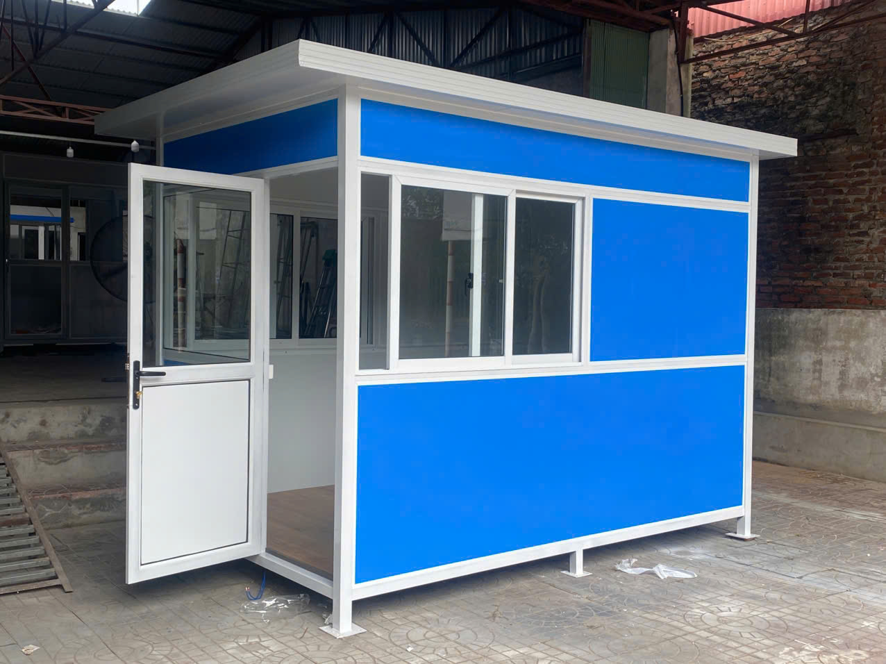Cabin bảo vệ khung thép vách panel KT 2m*3m*2,45m