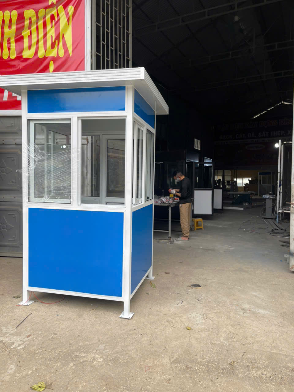 Cabin khung thép vách Panel kích thước 1,2m*1,2m*2,45m140