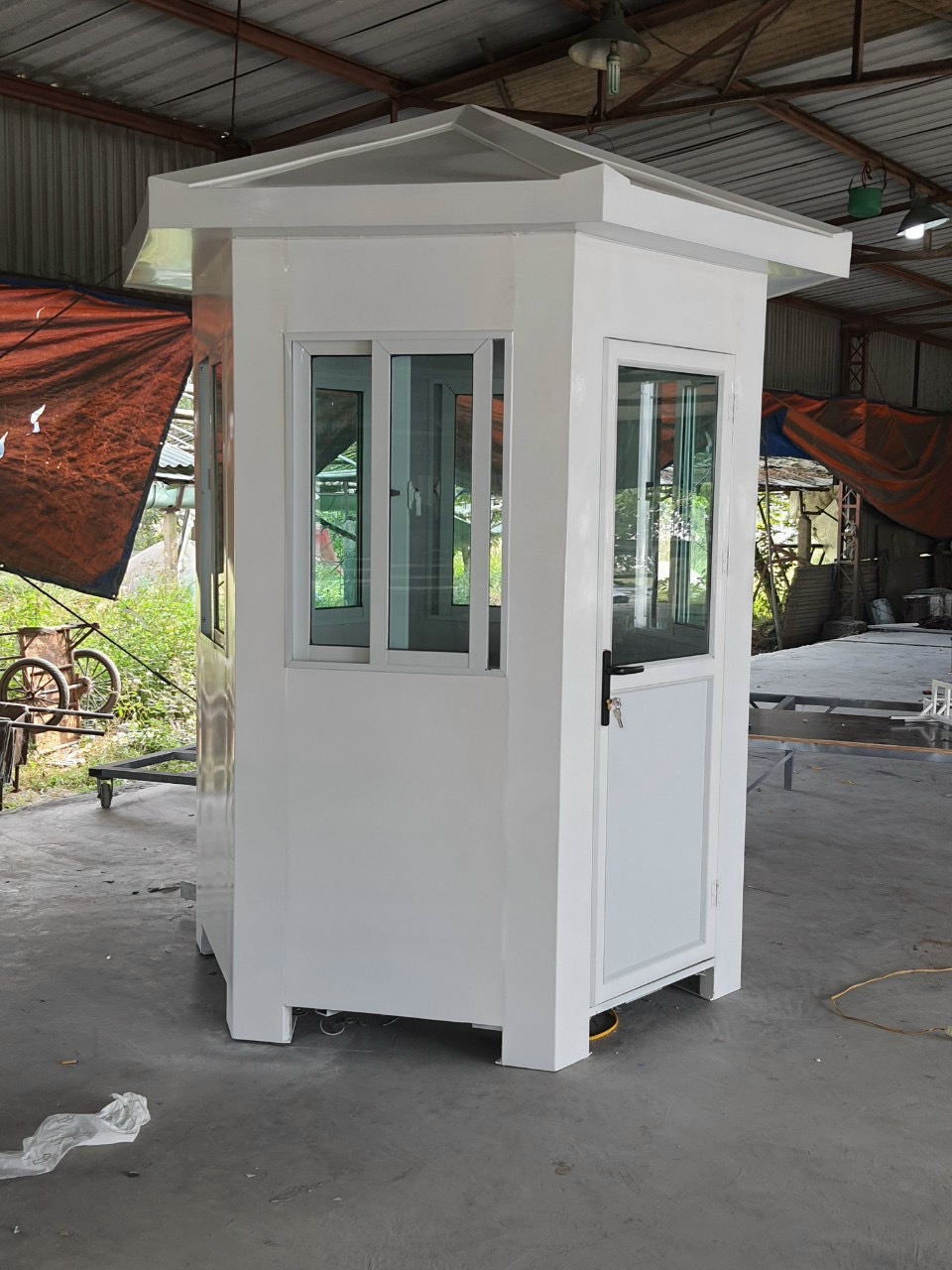 Bốt gác bảo vệ lục lăng composite146