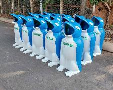 Thùng rác composites hình chim cánh cụt