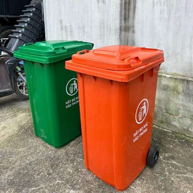 Thùng rác tại trường học 240 lít