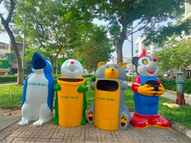 Thùng rác hình thú